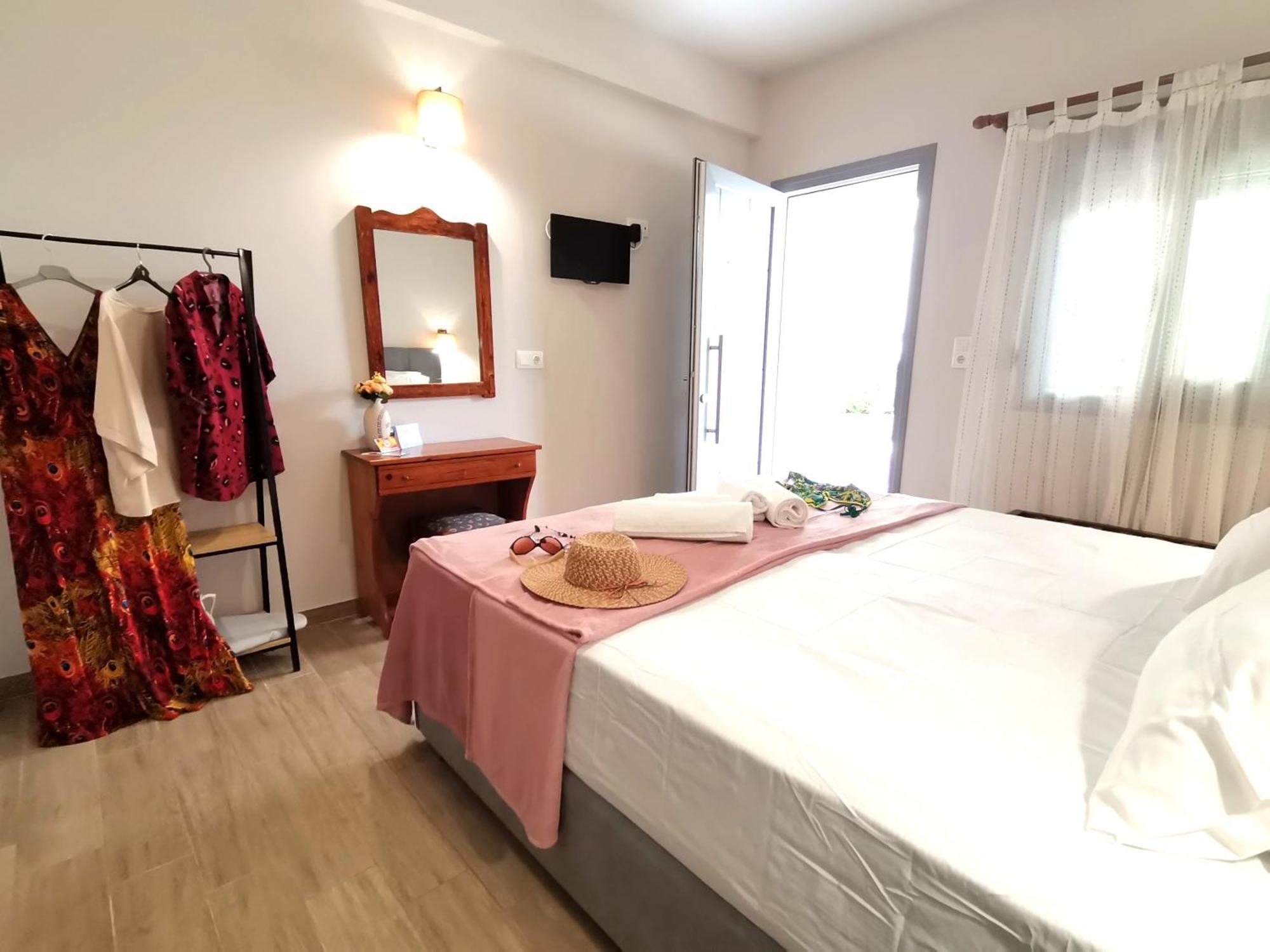 Studios Lia Adults Only -Fully Renovated Chrysi Ammoudia Exterior photo